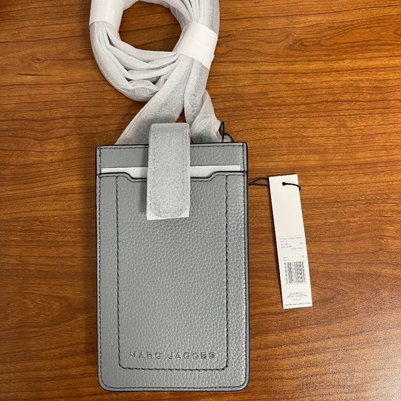 Marc Jacobs Groove Pebbled Leather Phone Crossbody Bag, Rock Grey - NWT - Picture 1 of 6